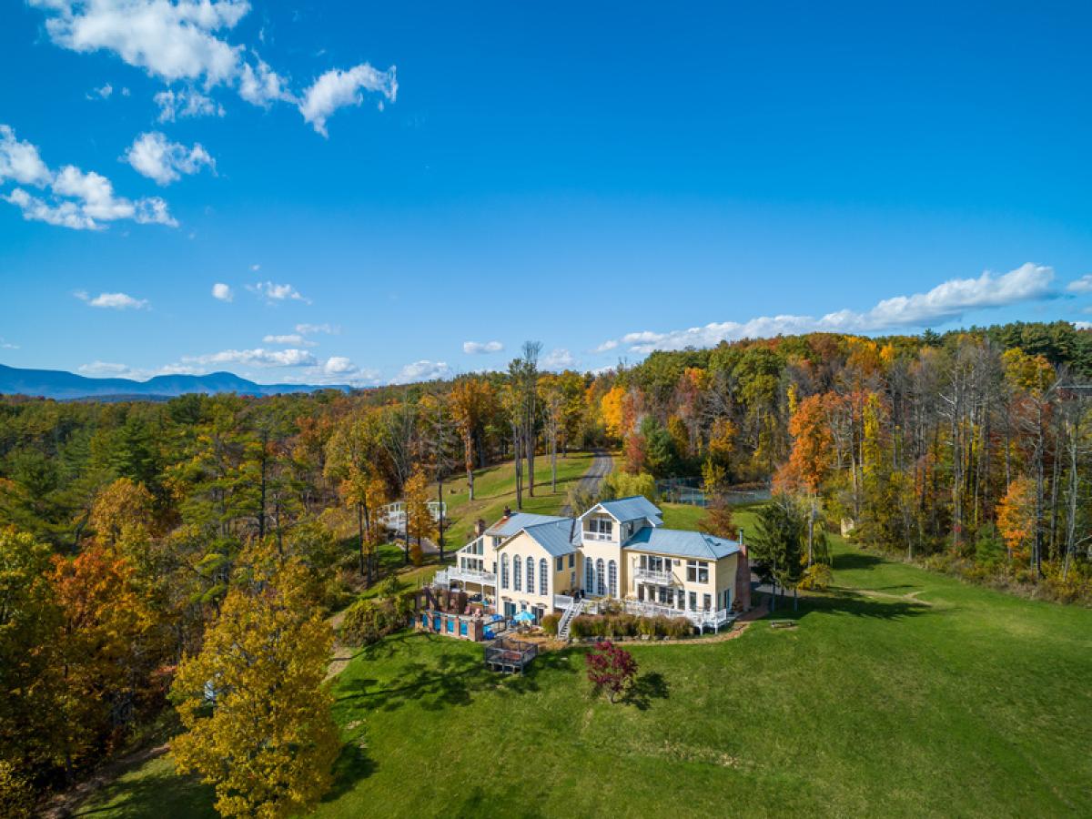 Shakespeare on the Hudson by AvantStay | Great Northern Catskills of Greene  County