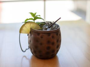 moscow mule with lime and mint