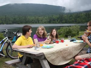 Family picnicking at North South Lake