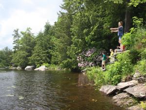 Family fishing on the shore of North South Lake