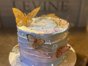 Gianna’s Creations Bakery Cake