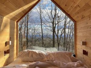 Winter Cabin Stays Dec photo by @sean_gunner