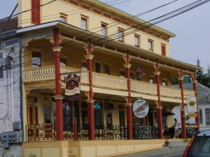 Maggie's Krooked Cafe & Juice Bar