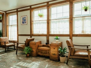 boutique resort near Five State Lookout