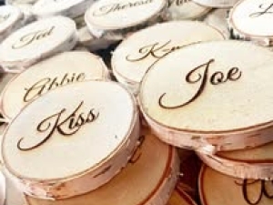 custom-wedding-decor-welcome-signs