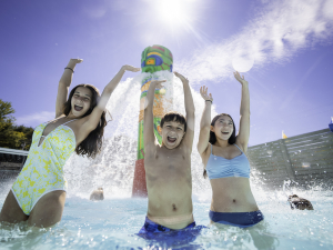 zoom-flume-catskills-waterpark-getaway-from-nyc