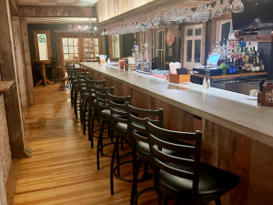 tavern-restaurant-near-golf-course-windham-mountain