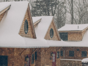 northern-catskills-upscale-small-cabins-deer-mountain-inn