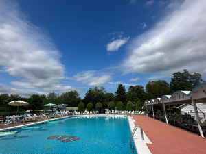 Wolff's-Maple-Breeze-Resort-Catskill-group-retreats