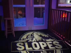 Slopes-hunter-mountain-night-club-live-dj-and-billiards
