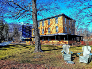 The-Woodbine-inn-great-northern-catskills-lodging-close-to-attractions