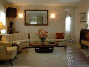Pine Ridge Farm Guest and Carriage House