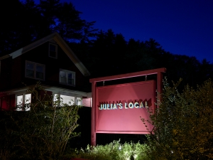 farm to table Julias local round top