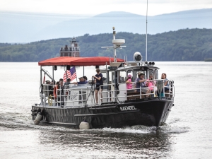 free-lighthouse-tour-hudson-ferry
