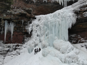 Half-Day-Hikes-personal-hiking-guide-frozen-waterfalls