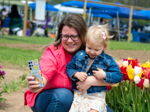Family-friendly-Northern-Catskills-Spring-Festival-Tulip-Walk