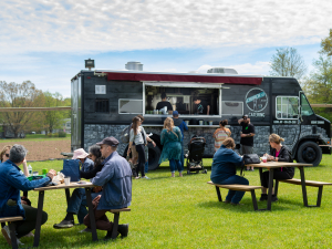 Family-friendly-Northern-Catskills-Spring-Festival-Tulip-Walk