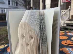 Book folding options are dog paw, skull, ghost or pumpkin