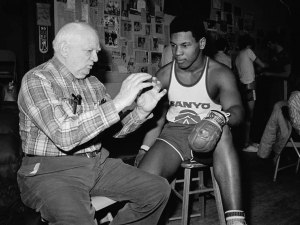 mike-tyson-catskill-celebration-of-cus-damato-main-street-event