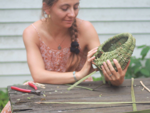 Basket-weaving-workshop-kaaterskill-market-Learn-a-new-skill-