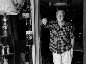 Pat of M Gallery  @brucebyers  @hillstreetgallerycatskill