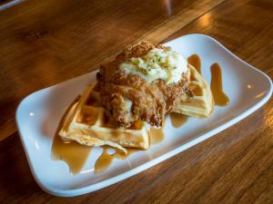 chicken and waffles 