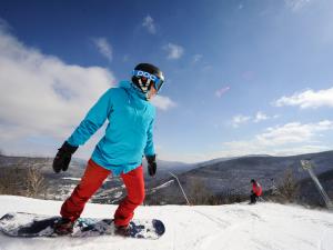 Snowboarder at Hunter Mountain Resort