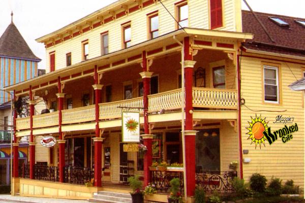 Maggie's Krooked Cafe & Juice Bar