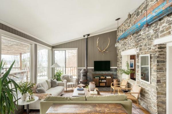 River House Livingroom