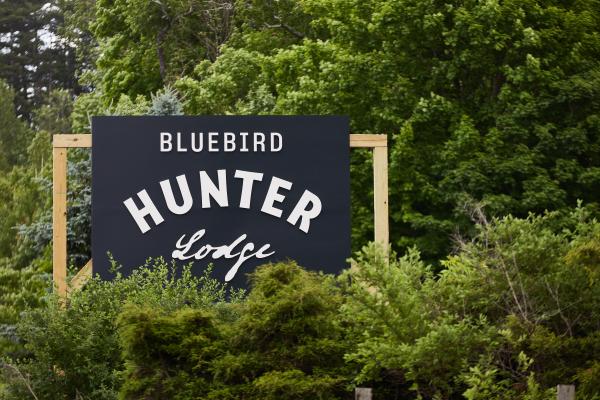 bluebird hunter lodge sign