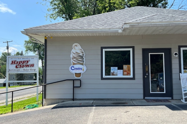 Happy-clown-ice-cream-bake-shop-greene-county