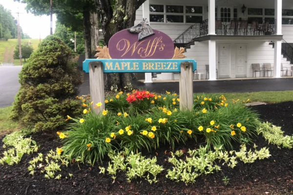 Wolff's-Maple-Breeze-Resort-Catskill