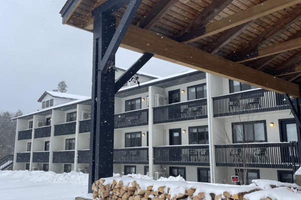 bluebird-hunter-lodge-close-to-skiing-Catskills