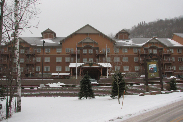 Kaatskill-mountain-club-lodging-at-hunter-mountain