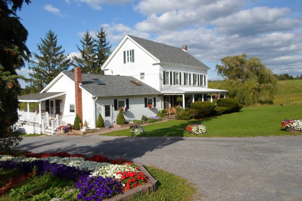 Hull-O-Farms-Great-Northern-Catskills-Family-Friendly-Farm-Stay
