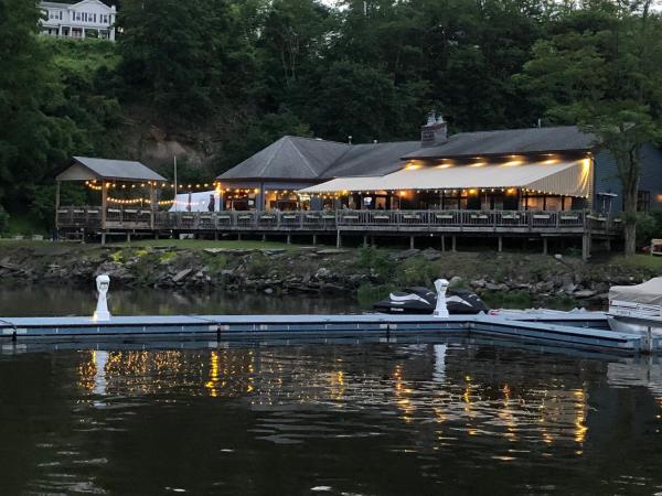 Boathouse grill