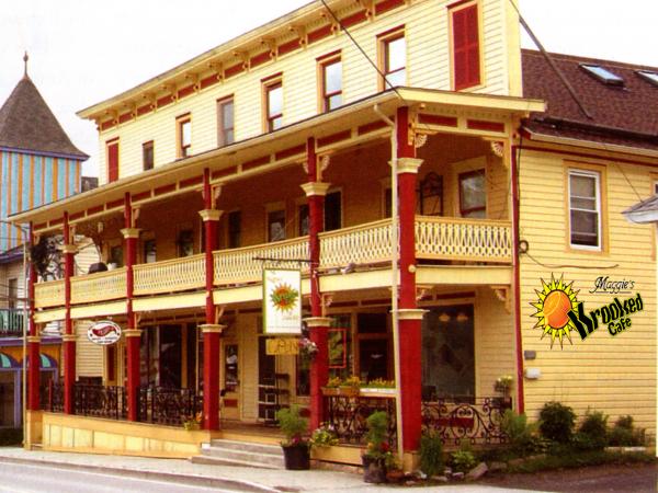 Maggie's Krooked Cafe & Juice Bar
