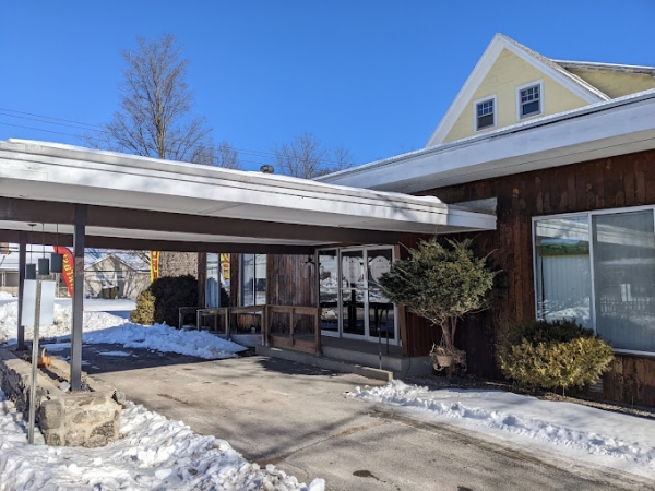 MC's Cafe & Bakery-exterior