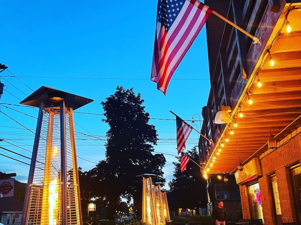 MaMa's Pizza and Trattoria Exterior