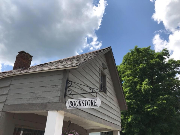 Read and Read Again bookstore