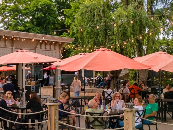 River Garden outdoor dining at the Stewart House