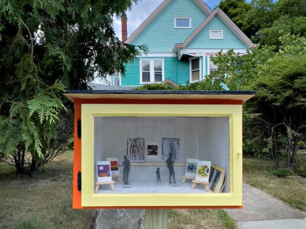 Tiny galleries