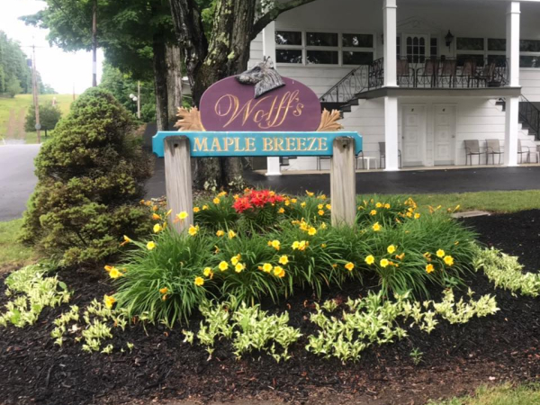 Wolff's-Maple-Breeze-Resort-Catskill