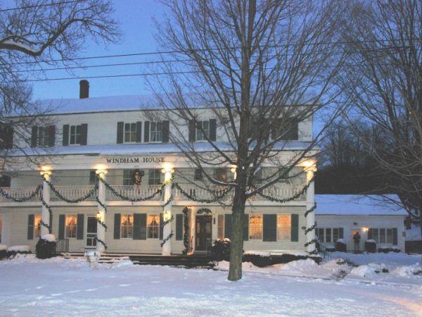 mountain-view-winter-lodging-christmans-windham