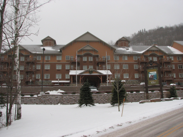 Kaatskill-mountain-club-lodging-at-hunter-mountain