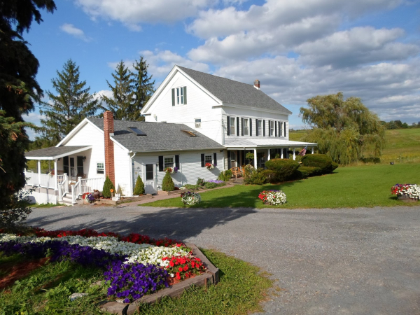 Hull-O-Farms-Great-Northern-Catskills-Family-Friendly-Farm-Stay