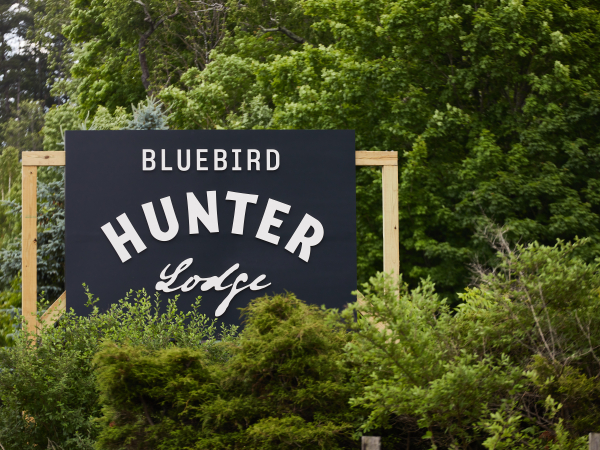 Hunter-lodge-bluebird-by-lark-great-northern-catsskills-lodging