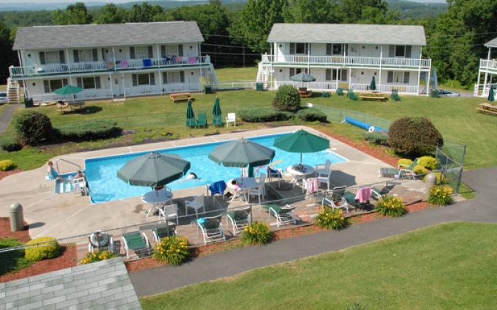 Gavin's Resort & Country Inn