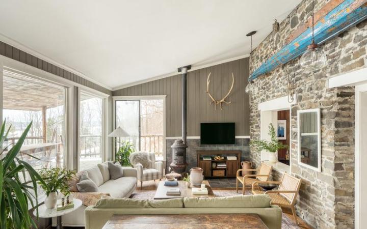River House Livingroom
