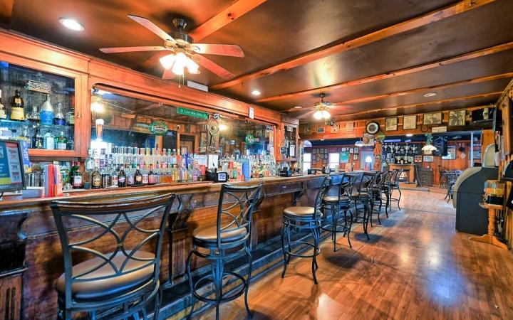 bar